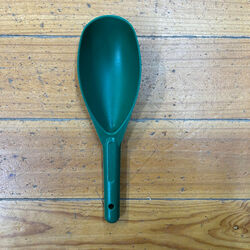 SCOOP GREEN PLASTIC